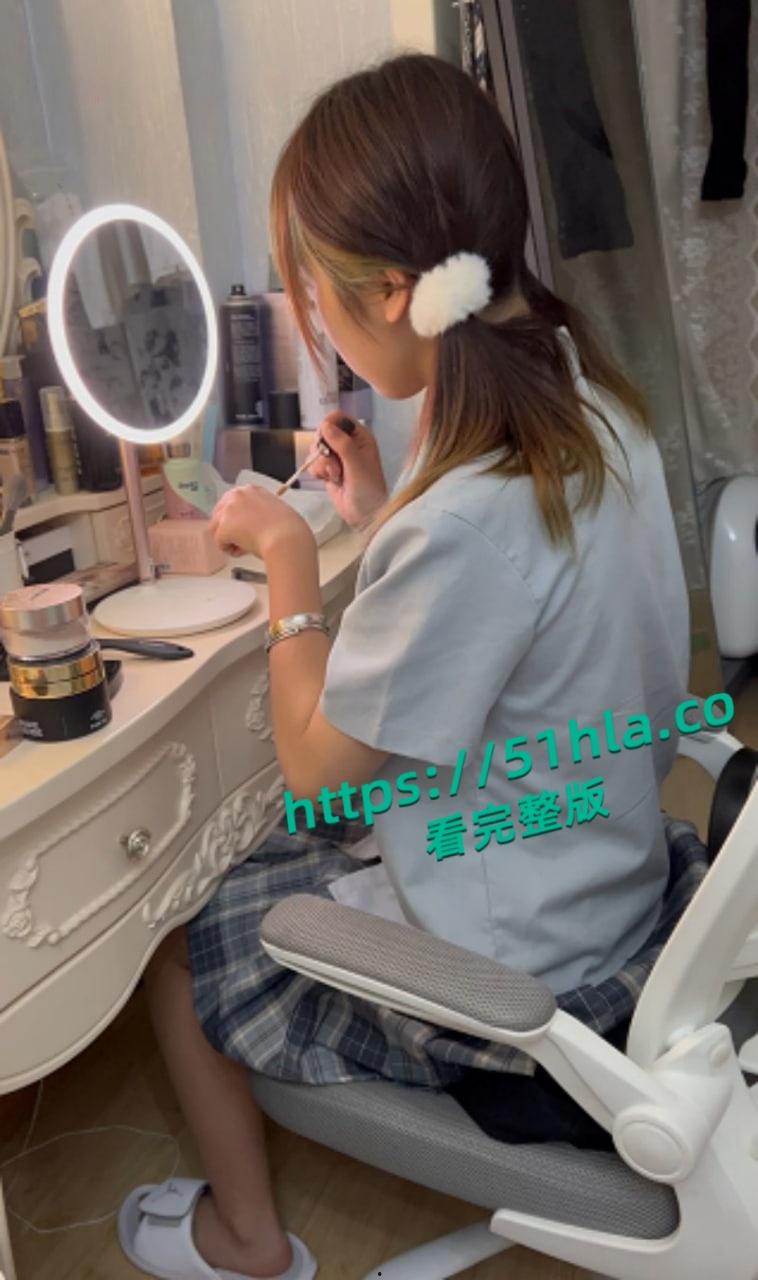 约啪大神【江南第一深情】成功拿下极品反差JK机车妹,闺房后入圆润翘臀蜂腰纤细浪叫极度诱人!