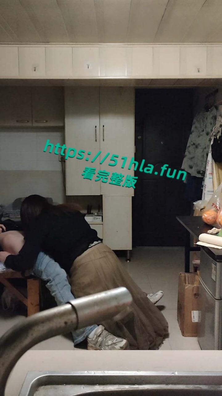 南京伪娘阿红事件,最耀眼的男嘉宾皮衣哥,闪亮登场,清纯气息帅男也拜倒在红姐石榴裙下!